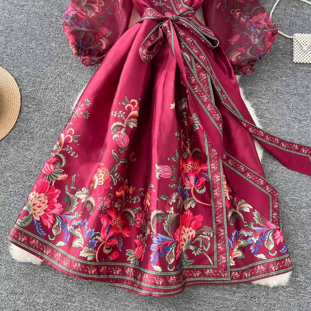 Wunderschönes Chiffon-Wickelkleid mit Blumendruck und Laternenärmeln, Spleißbandage, Schnürung, Kreuz-V-Ausschnitt, dicker Satin, Boho-Partykleidung