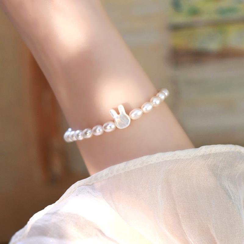 

Cute Rabbit Natural Pearl Bracelet9Silver bracelet for women, non-fading, sweet and gentle jewelry, white mother-of-pearl bunny bracelet Alloy tail chain model