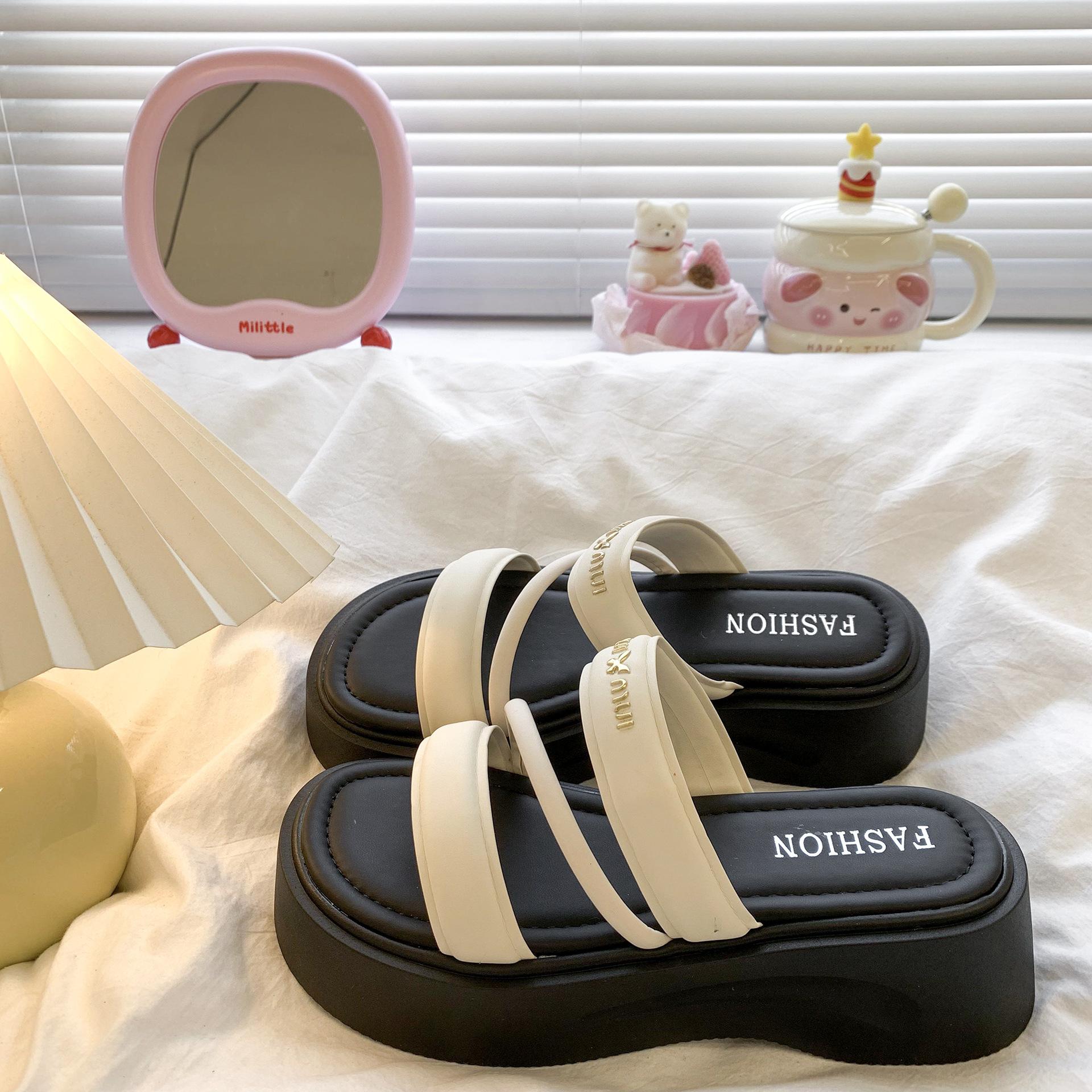 

толстоподошвенные высококлассные пляжные крутые шлепанцы для женской верхней одежды 2025 весна и лето новая мода нескользящие юбочные римские сандалии 40 бежевый