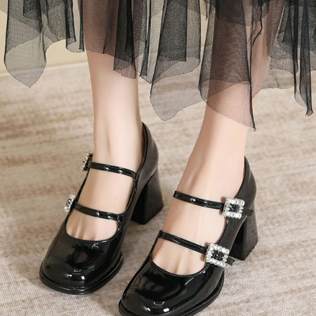 2025 Ultimate foreign style one-word buckle French Mary Jane high heels women's small size square head thick heel widened large size single shoes