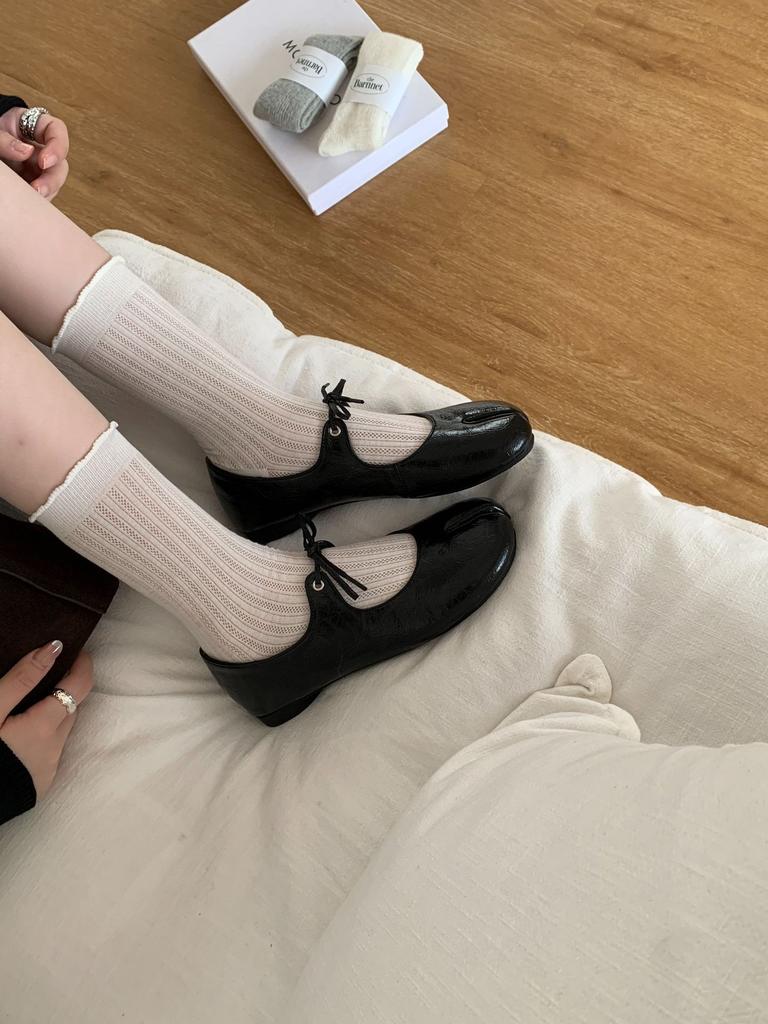 Niche Flat-heeled Pig's Foot Shoes Women's Shoes 2025 New Autumn Horseshoe Pig's Foot Shoes One Pedal Doudou Single Shoes