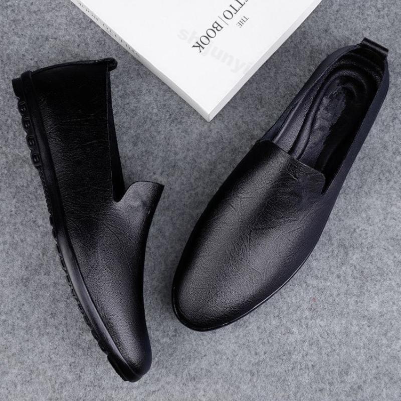 Fashion Men's Leather Shoes 2025 Spring Autumn Fashion Slip On Breathable Casual Shoes Lightweight Comfortable Non Slip Soft Sole Flats