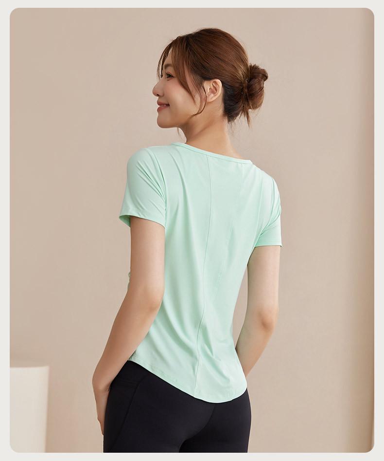 Plus Size Women's Quick-Dry Yoga Top - Short Sleeve, Slimming, Loose Fit for Running & Fitness