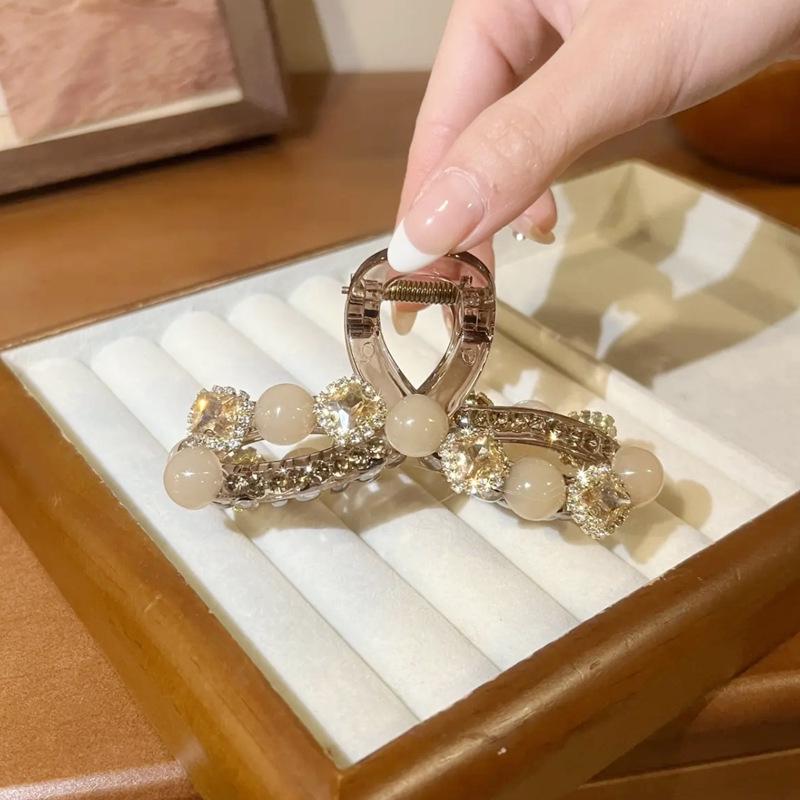 Elegant Korean Luxury Beaded Diamond Claw Hair Clip for Women