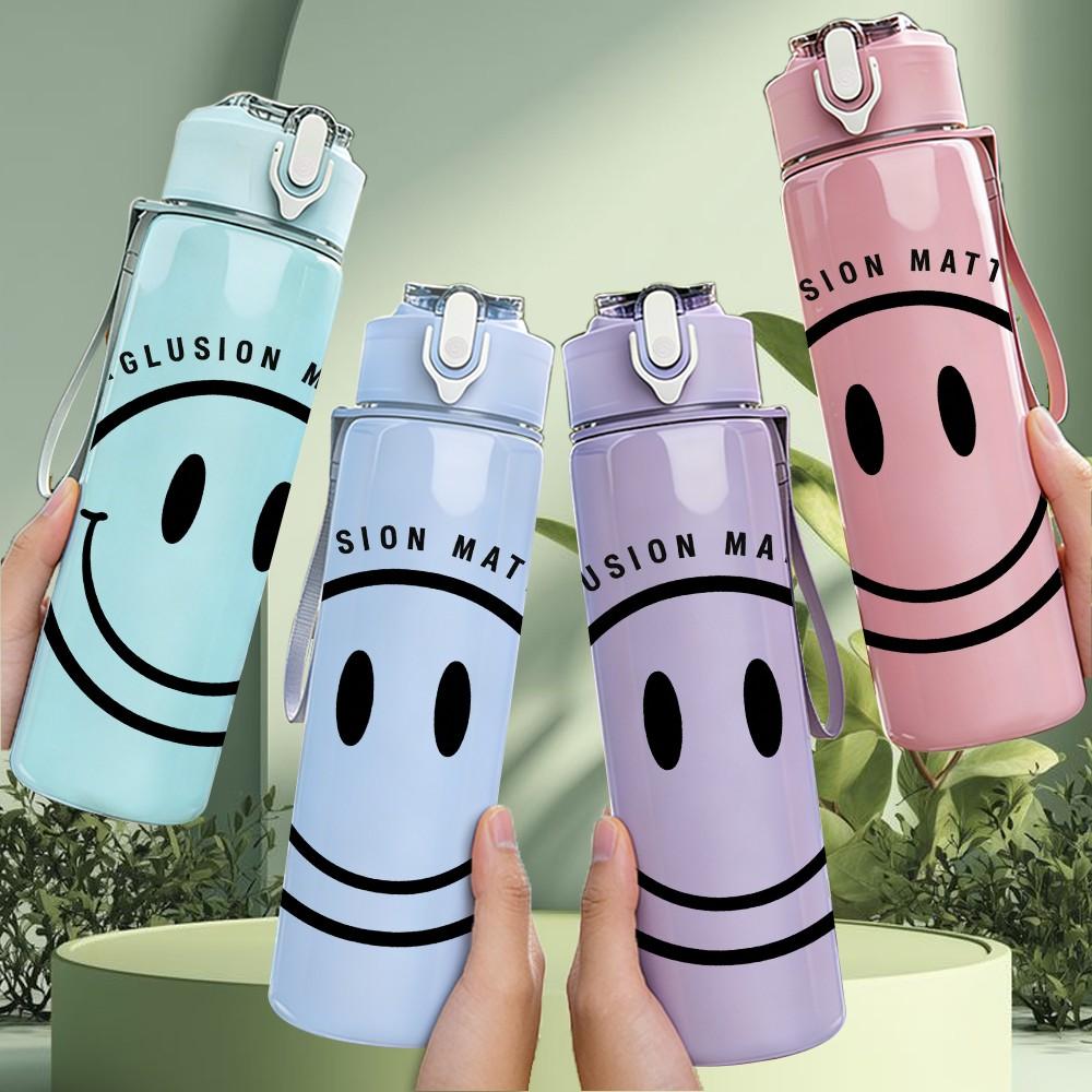 1PC Minimal Smiley Face Circle Art 750ml Color Plastic Sports Water Bottle Leakproof Flip Straw Lid Suitable for Sports Office Home Use