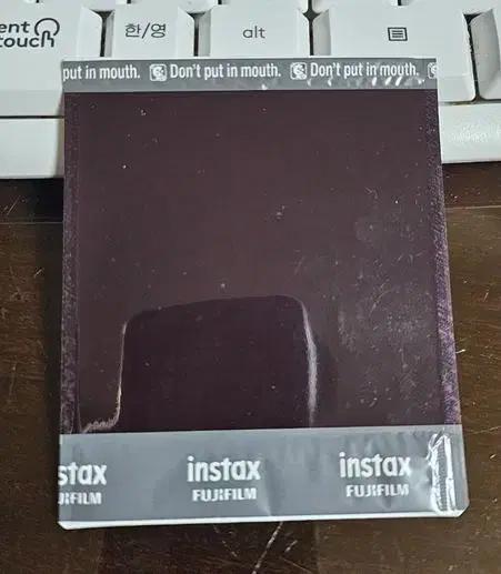 

VIVIZ 3-person group Sign Pola Used