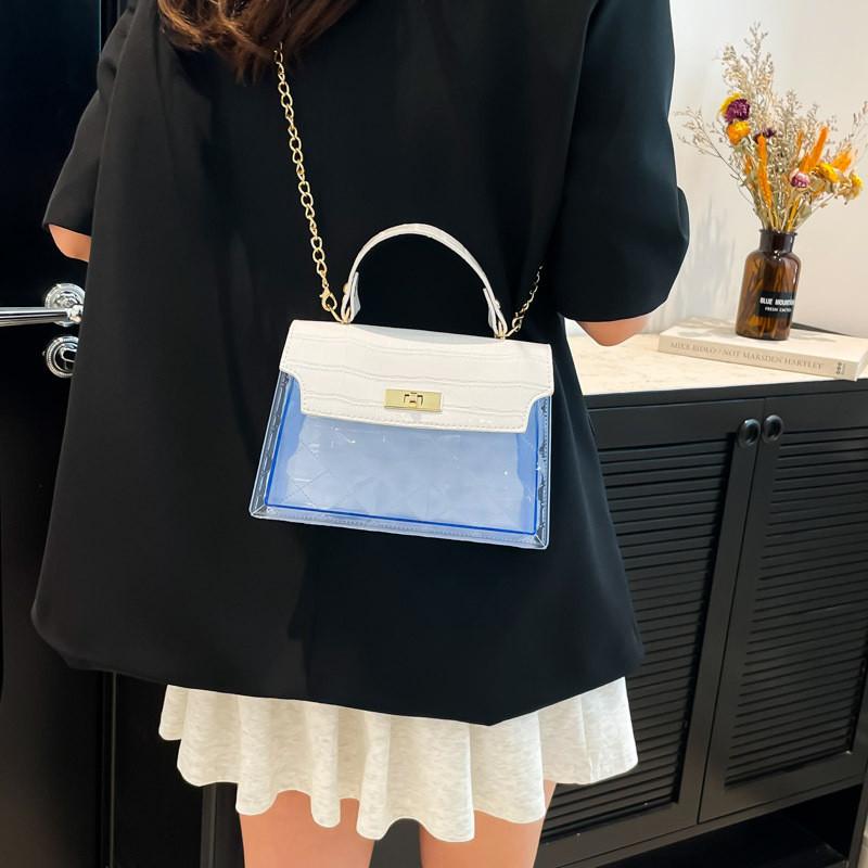 Retro Fashion Ladies Small Shoulder Bag With Lock Closure For Street Style Outfits