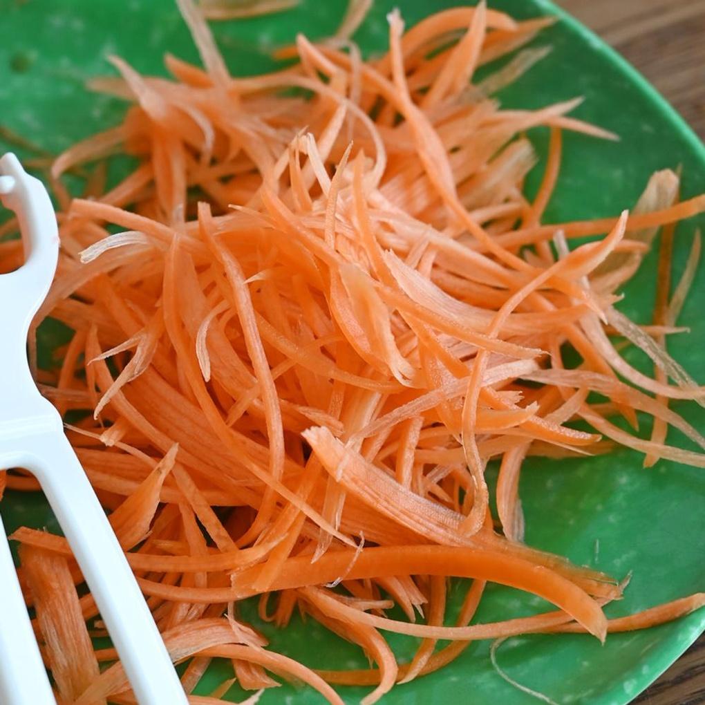 Modern White Knifeless Carrot Knife