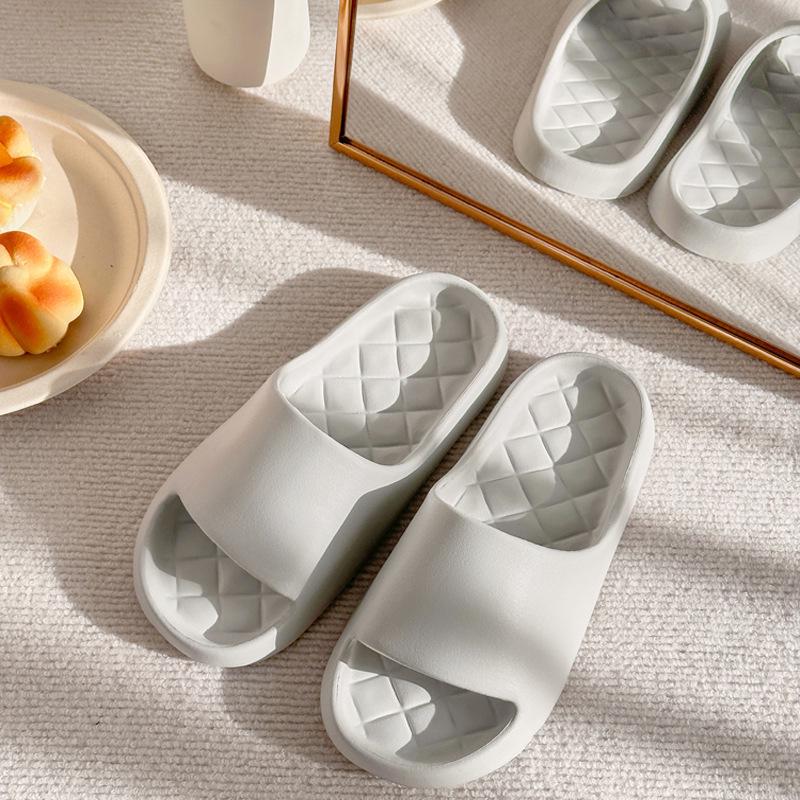 2025 Sommer EVA Rutschfest Geruchsresistent High-End Badeslipper für Herren & Damen.