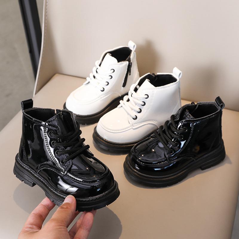 2025 Herbst und Winter Jungen- und Mädchenstiefel Kinder Einzelstiefel Mode Martin-Stiefel Koreanische Version Baby Leder Einzelstiefel Kinder