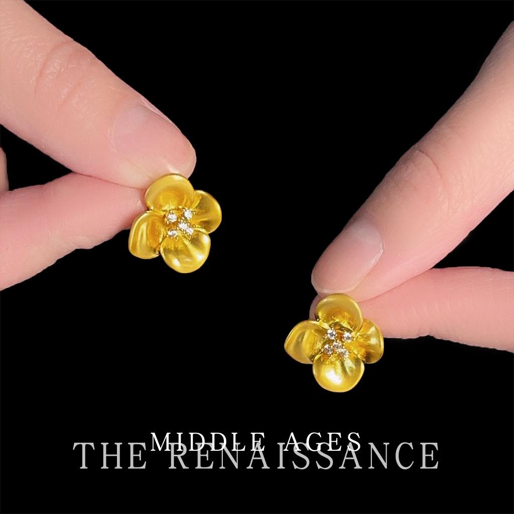 

Light medieval dumb gold three-dimensional flower zircon stud earrings retro French earrings earrings