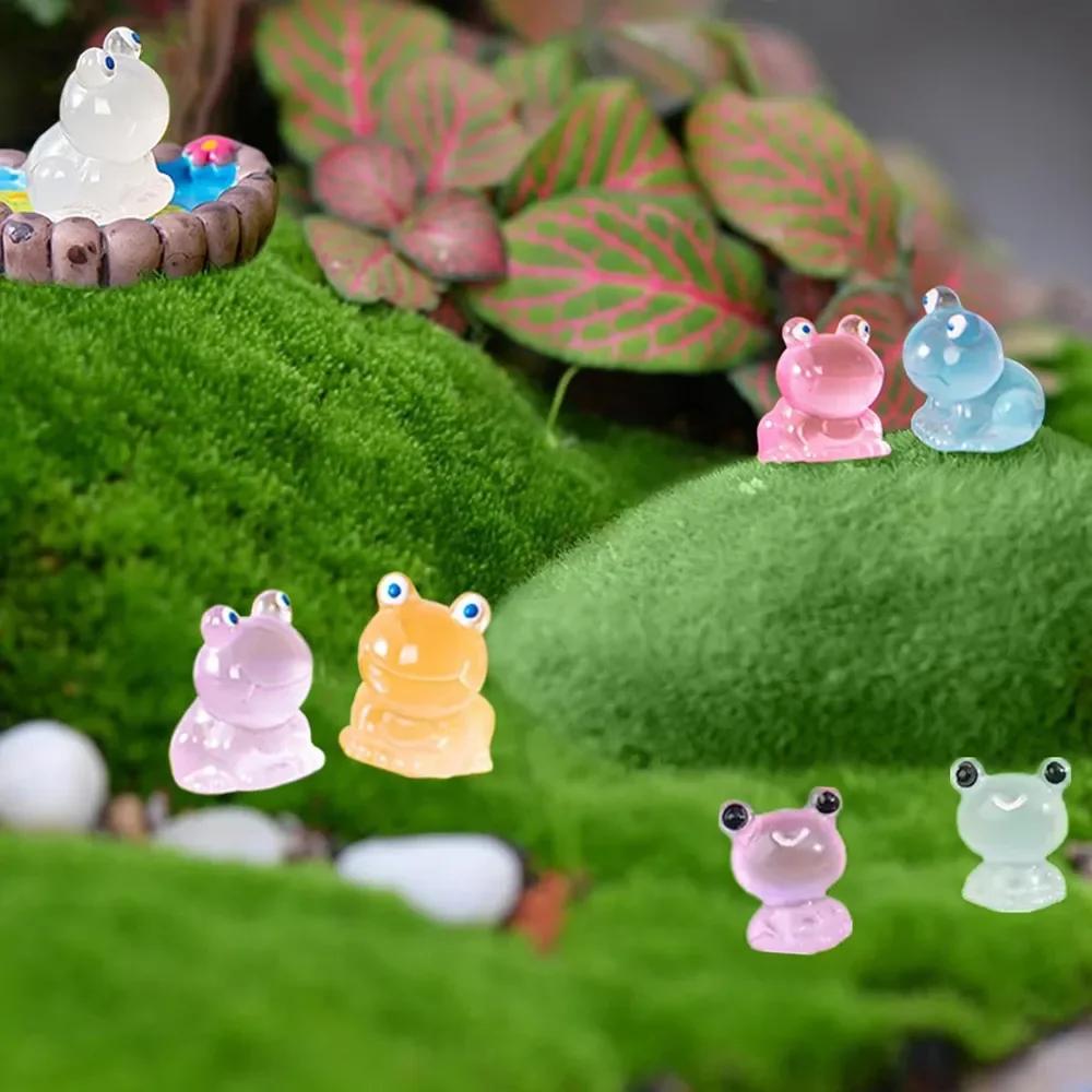50Pcs Luminous Mini Resin Frogs Statue Miniature Small Frog Statue Moss Landscape Model Small Frog Garden Family Party Decor