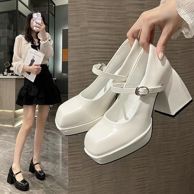 Vit mode Shallow Mouth Högklackade kvinnor Pumps Ny fransk retro tjockklack liten lädersko All match Mary Jane Shoes