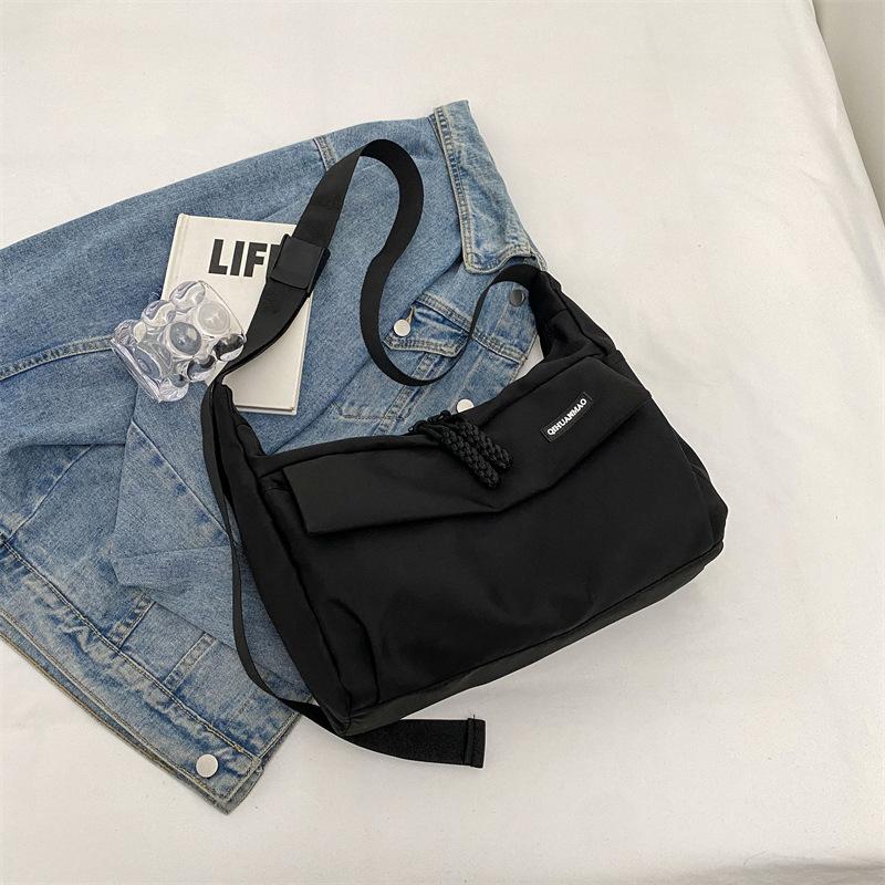 Japanese college style class commute tote bag leisure sports messenger bag spring and summer new Korean version personalized shoulder bag