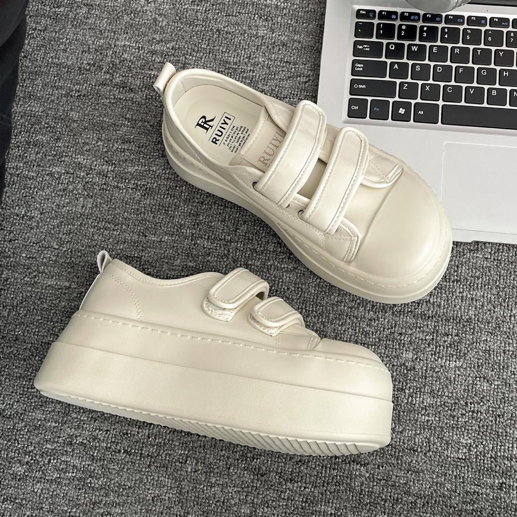 Popular lightweight and versatile round head thick-soled little white shoes women's 2025 new autumn heightening soft-soled casual board shoes