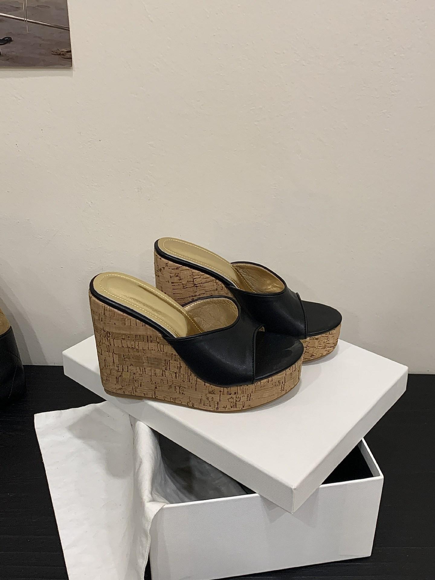 

12Cm Spice Girl Millennium Style One Word with Slope Heel Cool Slippers Vintage Versatile Muffin Wood Grain Bottom Open-toed High Heel 35