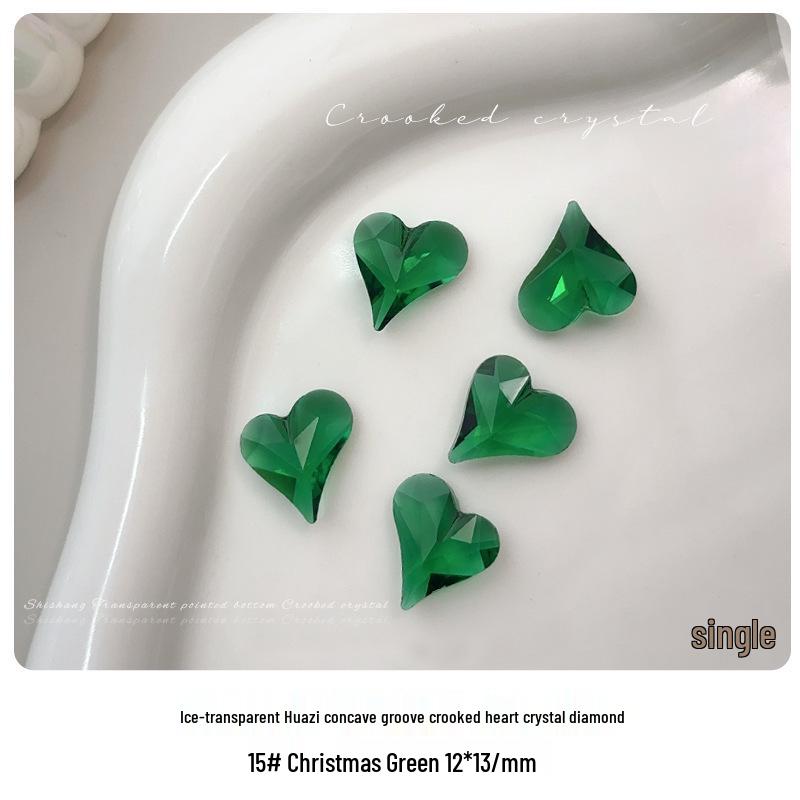 High-quality Crystal Heart Nail Art Decorations with Grooved Flash Design