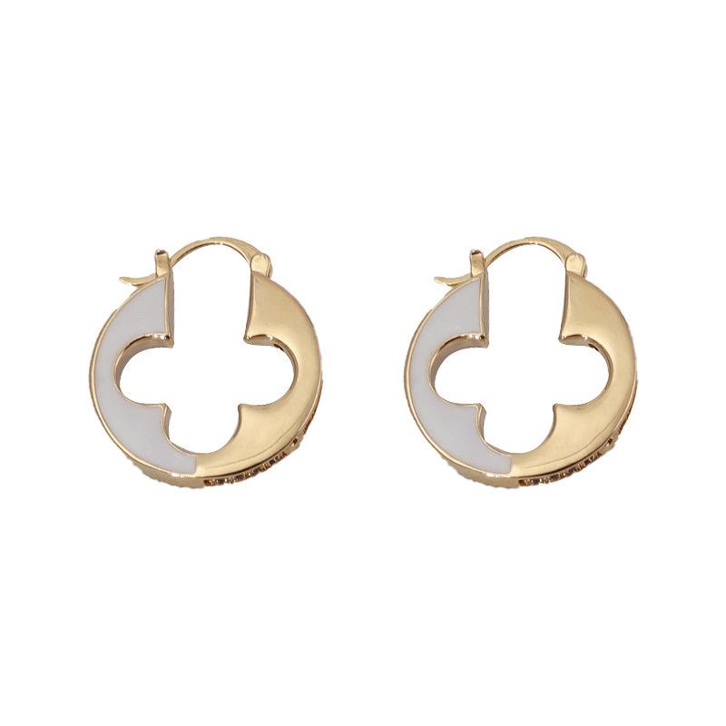 Four-Leaf Clover With Pearl White Fritillary, Light Luxury And High-End Hepburn Small Fragrant