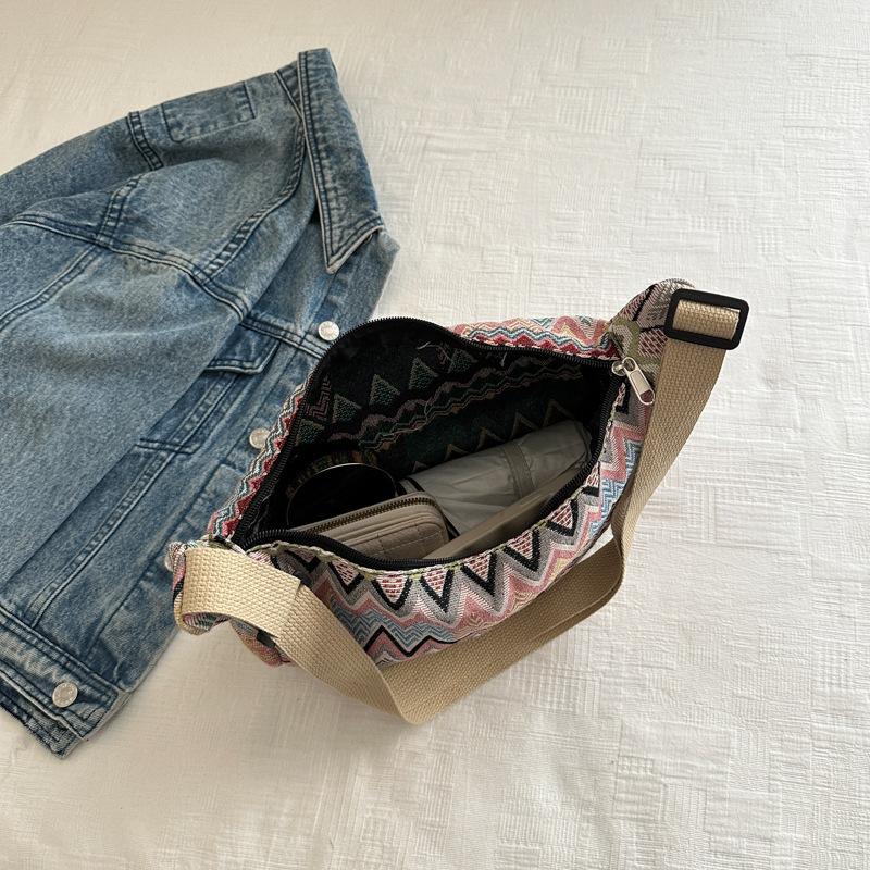 Vibrant Handwoven Style Boho Shoulder Bag Colorful Pattern Purse Spacious Chic Dumpling Crossbody Bags for Women Daily Festival