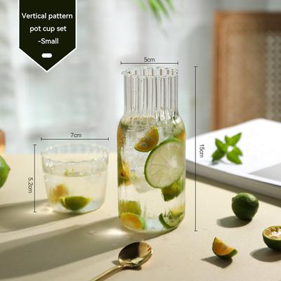 Brocca e tazza per acqua in stile giapponese Bollitore freddo in vetro borosilicato alto con coperchio Tè alla frutta Decanter al latte Cocktail Caffettiera