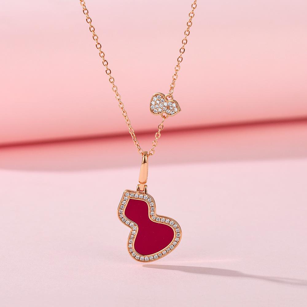 Bao J Fan J Natural Fritillary Gourd Butterfly Clover Necklace Versatile Clavicle Chain
