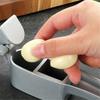 2-in-1 Multifunktionaler Knoblauchschneider Zinklegierung Manuelles Küchengerät und Zubehör Gadgets für Zuhause