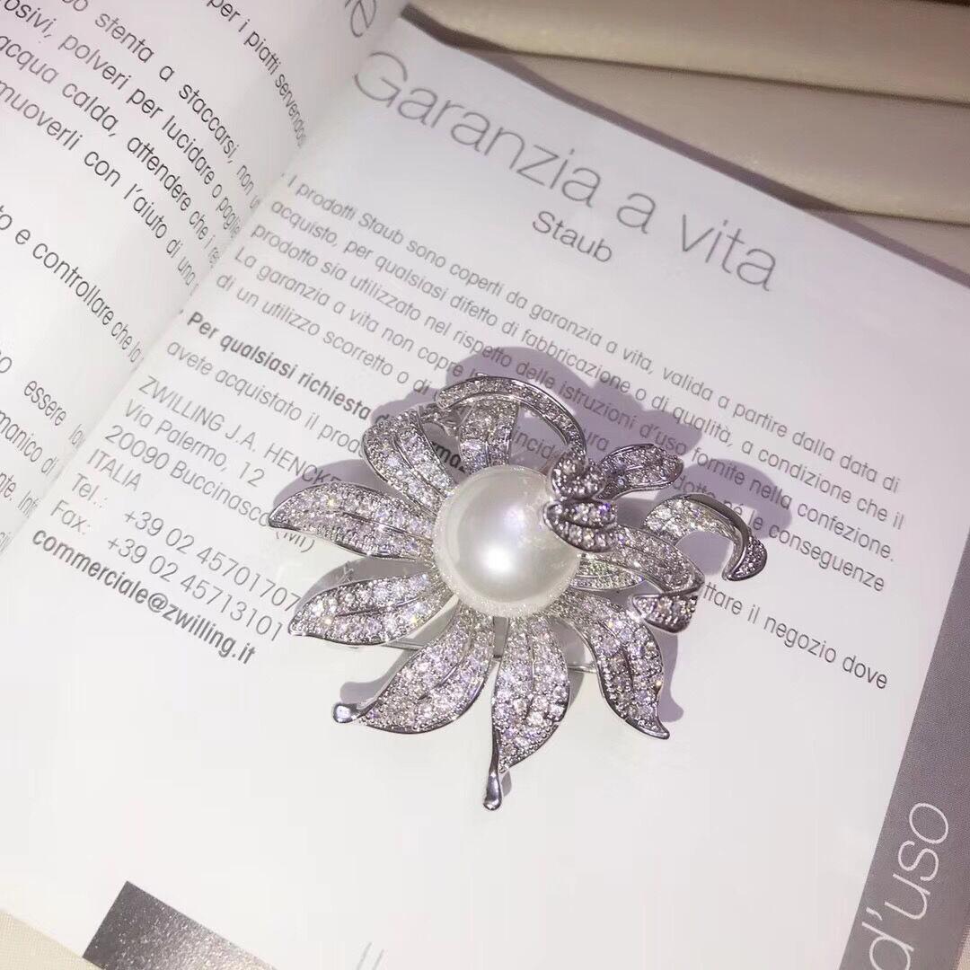 

12mm Big Natural Black Pearl Flower Brooch Fashion Sweater Jewelry for Women