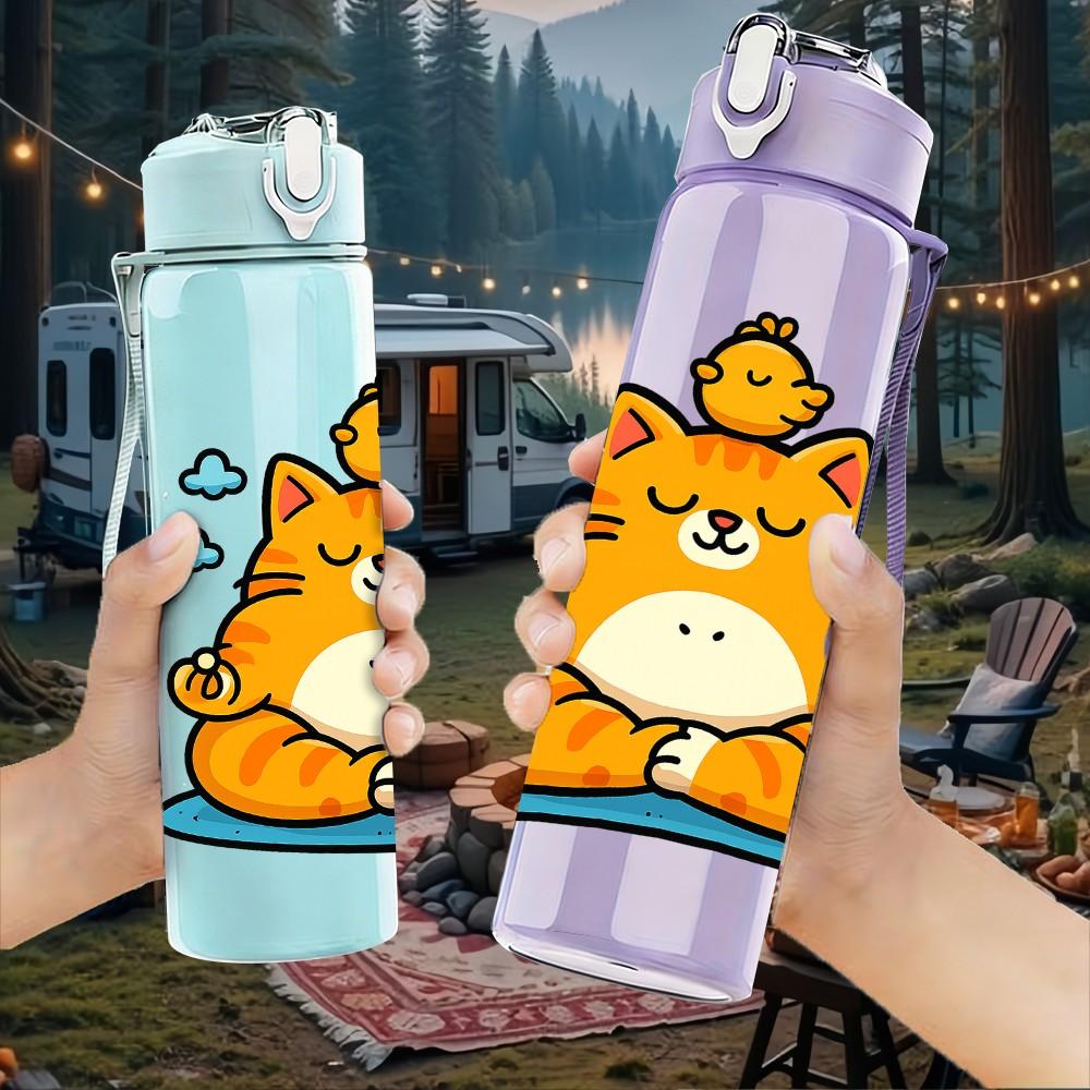 1PC Relaxed Bathing Cat 750ml Color Plastic Sports Water Bottle Leakproof Flip Straw Lid Suitable for Sports Office Home Use