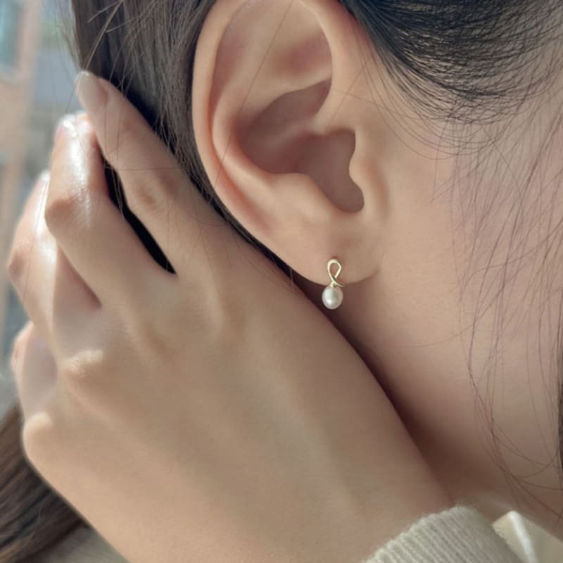 Youngglow 14k Coil Pearl Earrings(1 Pair)