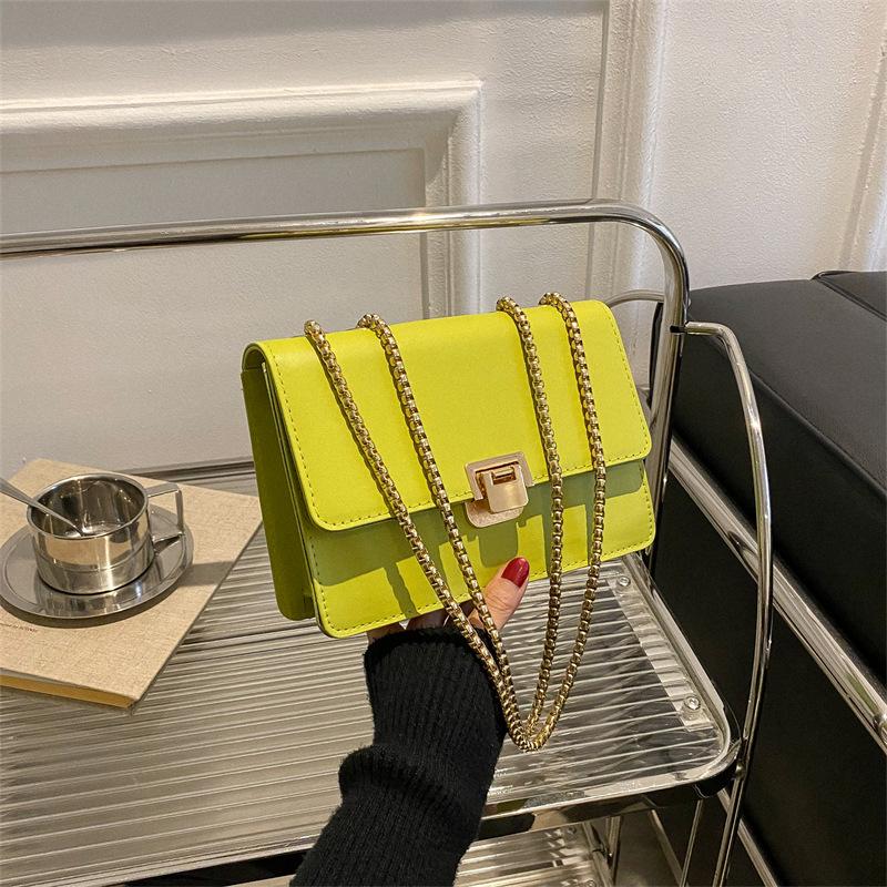 2025 New Fashionable Solid Color Chain Bag Texture Casual Armpit Bag Autumn and Winter Retro Foreign Style Lock Small Square Bag