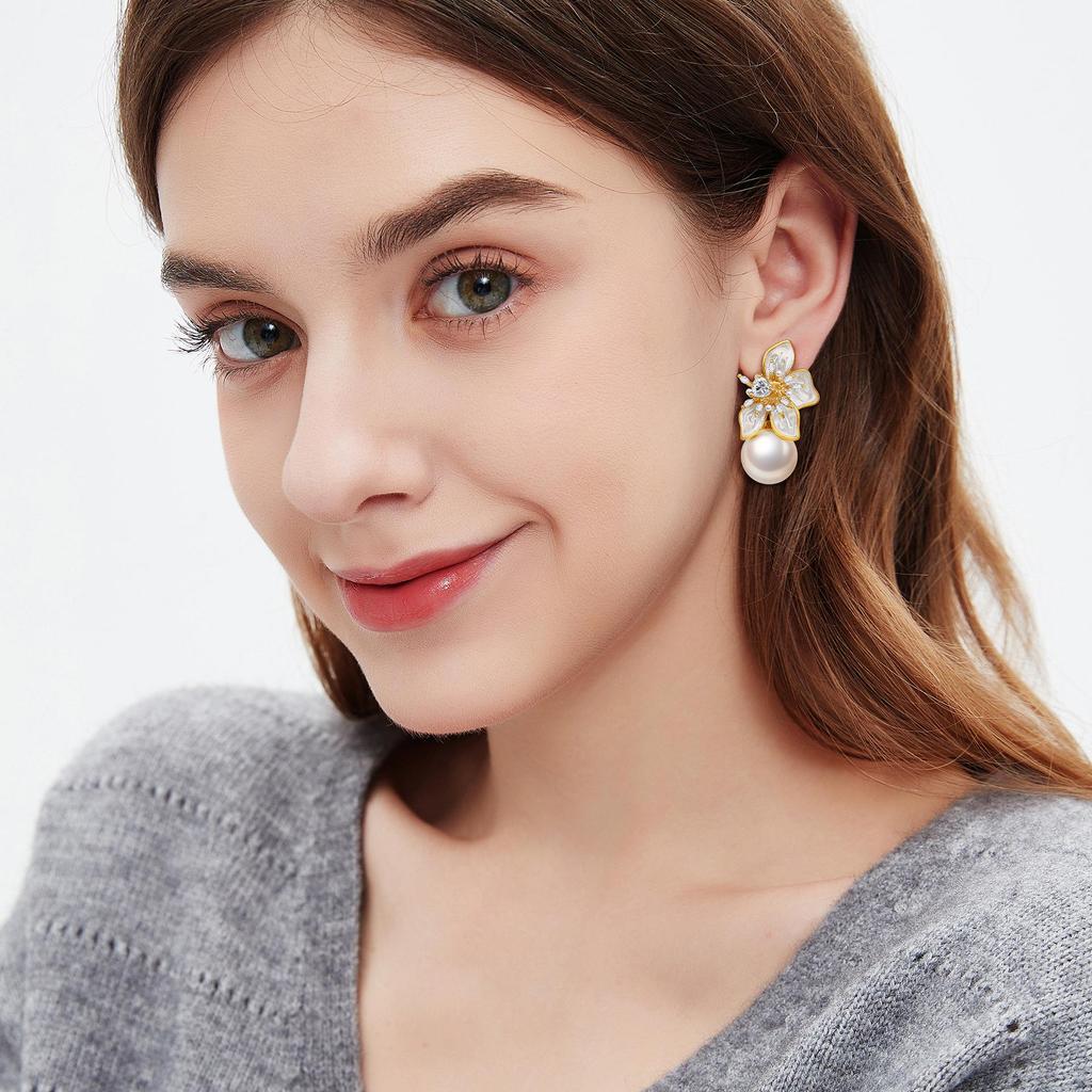 Neue französische Schmetterlings-Perlenohrringe: Elegante Herbst/Wintermode für Damen