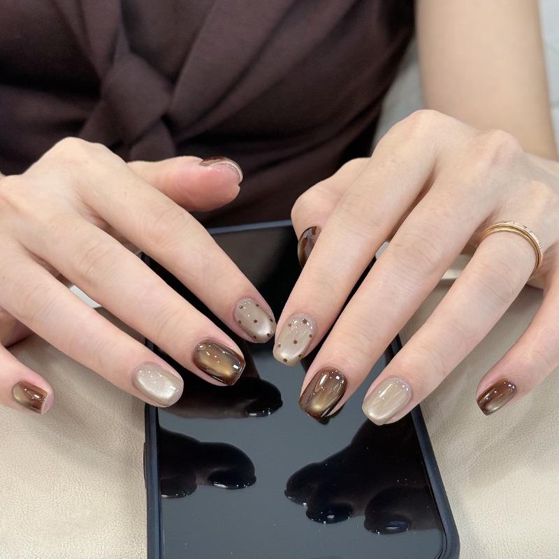 

BEPAN 30Pcs False Nails Autumn Brown Glass Bead Cat-Eye Melange Short Style Press-On Nails—Perfect As A Gift for Girls and Friends Short Square