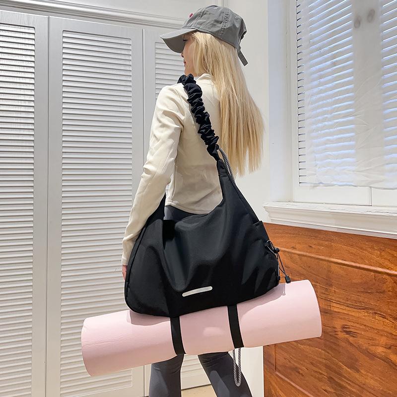 Korean Simple and Large-capacity Crossbody Fitness Bag Multi-functional Storage Dry and Wet Separation Fashion Sports Travel Bag