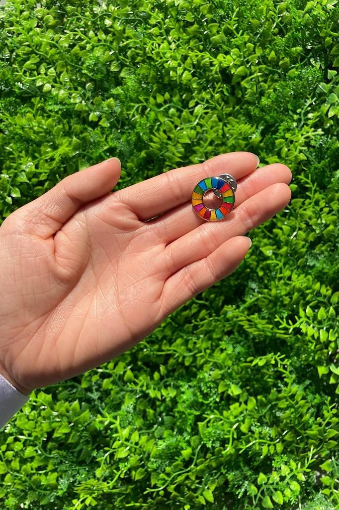 Official Latest System SDGs Rounded Finish 20mm Company Emblem Includes 30 Clasps [UN Specification/Invoice Compatible] Badges, Silver, (10 Badges)