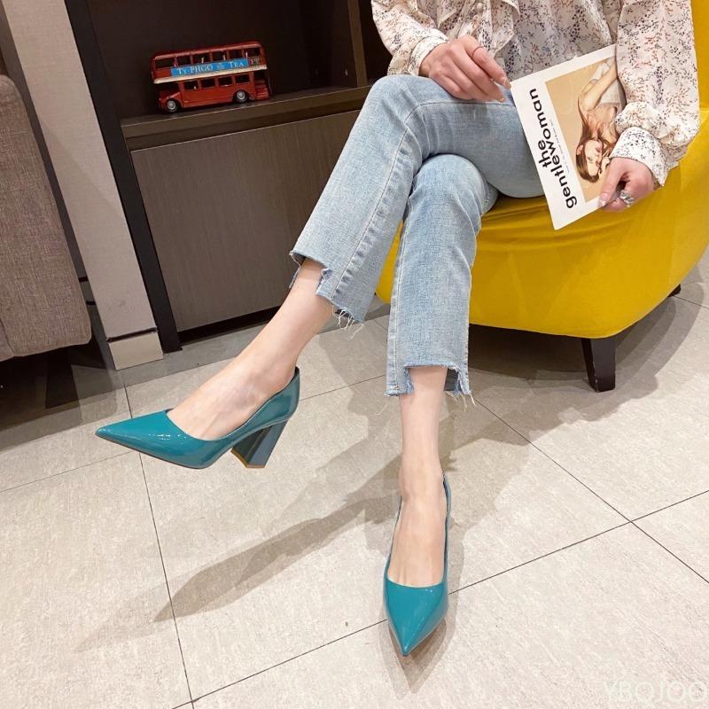 2025 Spring New Comfort Mid Heel Shoes for Women with Fine Heels Elegant Pointed Shoes Bare Color Simple Fashion High Heels