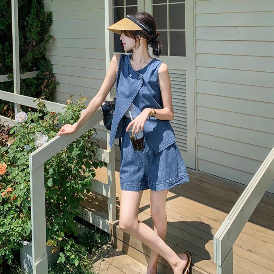 Trendy Petite Women's Denim Suit: Vest Tank & Shorts 2-Piece Set for Summer Casual Wear