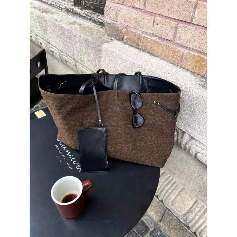 

Eleven stones, fashionable single product! Double-sided back leopard print pu leather large-capacity tote bag women s leisure commuting shoulder bag