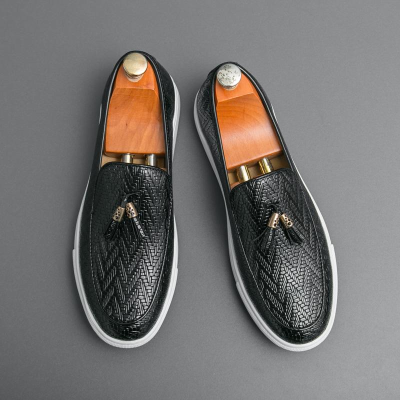 

New Leather Loafers Men FlatsTassel Office Business Shoes Slip-on Wedding Men Leather Shoes Fashion Daily Commute Casual Shoes 47