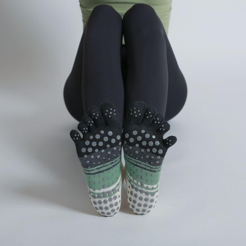 

Open Toe Yoga Socks Non Slip Professional Five Finger Training Breathable Five Finger Thin Indoor Sports Fitness Open Back Special Socks Full Toe-Colorblock Green