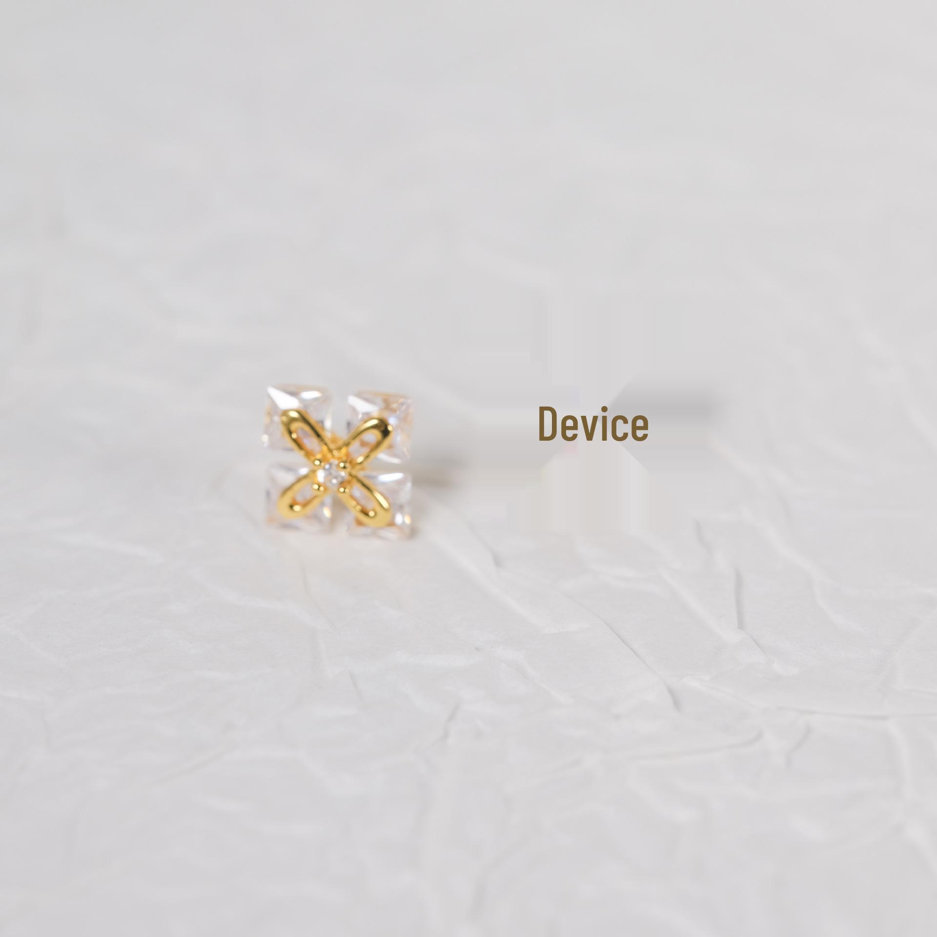 

Women s S925 Sterling Silver Geometric Zircon Clover Stud Earrings - Korean Style, High-End Light Luxury Sterling Silver золотой