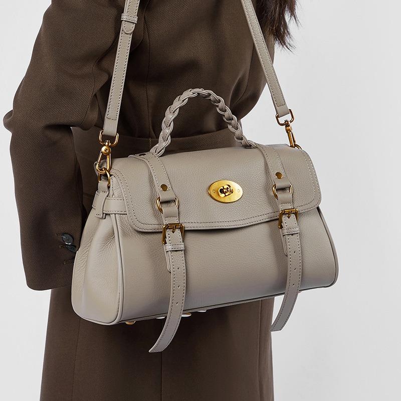Leather messenger bag cowhide portable shoulder messenger bag tote bag women's new commuter briefcase versatile