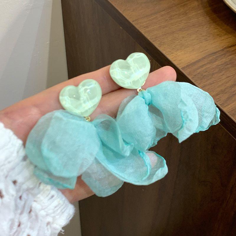 

Haiyu Huayang ~ Mint Mambo Green Petal Ear Clip Female Earless Seaside Vacation Style Earrings Sweet Earrings Mint Mambo Petal Earrings