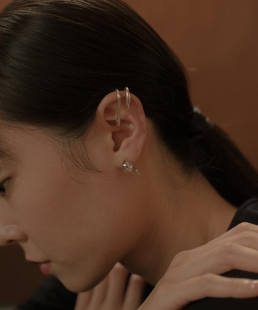 Novice Tokyo Double Line Antenna Ear Cuff / Silver