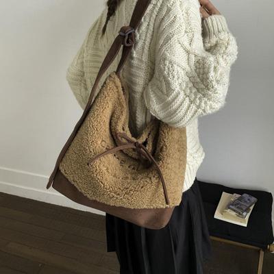 Chique Dames Pluche Tote: Grote Capaciteit, Herfst/Winter, Crossbody- & Schoudertas