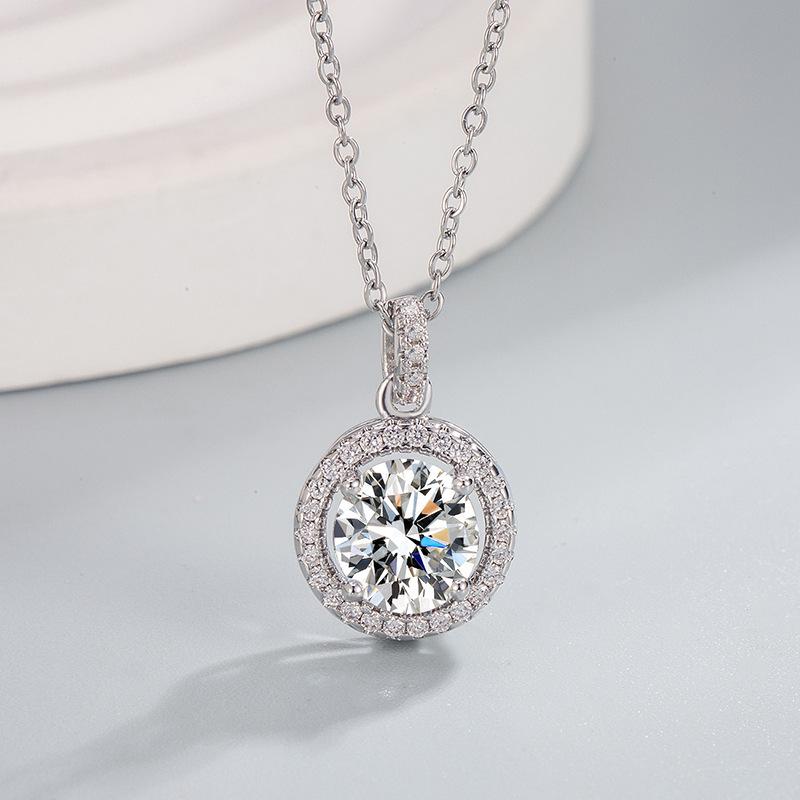 Cross-Border Fashion: Eight Hearts Eight Arrows Zircon Round Pendant Necklace - Women s Luxury Clavicle Chain Cross Chain