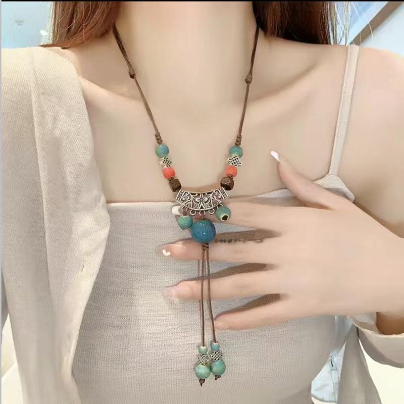 Ceramic Necklace Does Not Fade Women's Light Luxury Niche Autumn and Winter Sweater Necklace Jewelry