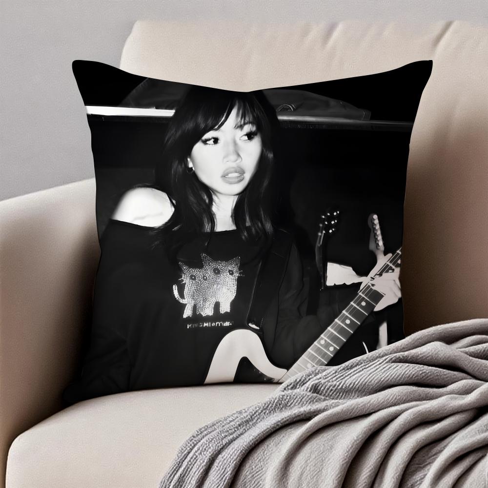 BBeabadoobee Cushion Cover Pillowcase Antidustmite Invisible Zipper Short Plush Sofa Cushion