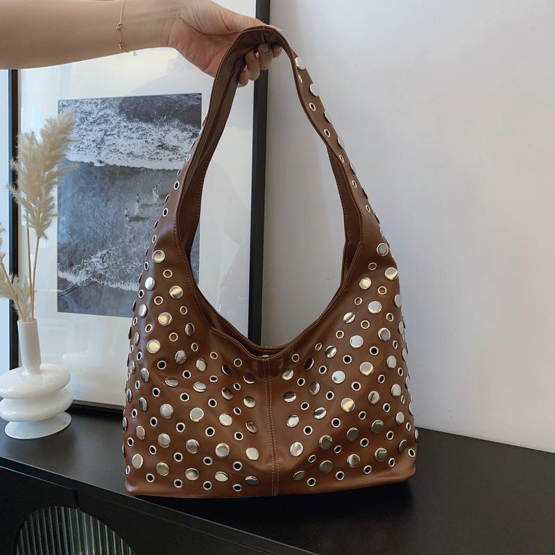 Punk Style Underarm Bag Women's New Retro Rivet Shoulder Bag Large-capacity Commuter Bag