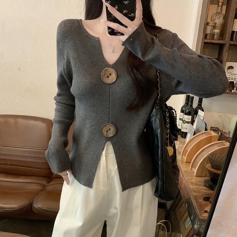 

Andy fleece, sweater women s autumn and winter 2025 button design sense V-neck solid color short split-ended warm knitted sweater One Size темно-сірий