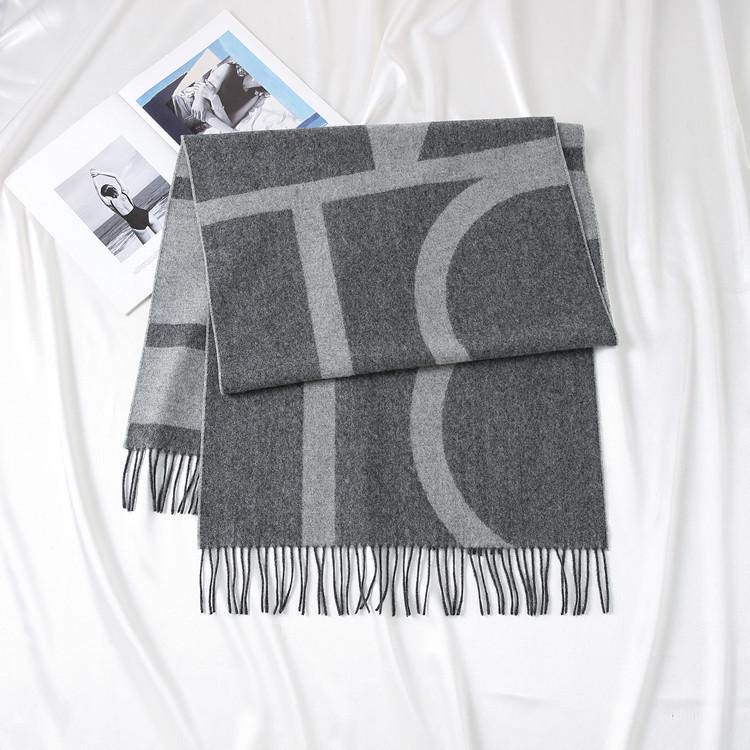 Nordic Niche Women's Geometric Jacquard Pure Wool Scarf - Autumn/Winter Thick Warm Shawl for Couples